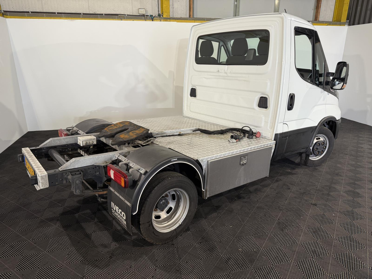 Iveco 40C18 Daily VSH-15-F 201.901 km - Tracteur routier BE: photos 3 Iveco 40C18 Daily VSH-15-F 201.901 km - Tracteur routier BE: photos 3