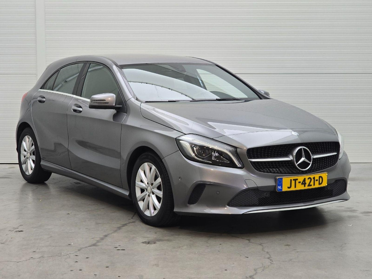 Mercedes-Benz A-klasse 180 d Lease Edition | 2016 | 231.875 km | Automaat | JT421D | NAP: Logisch - Voiture à hayon: photos 2 Mercedes-Benz A-klasse 180 d Lease Edition | 2016 | 231.875 km | Automaat | JT421D | NAP: Logisch - Voiture à hayon: photos 2