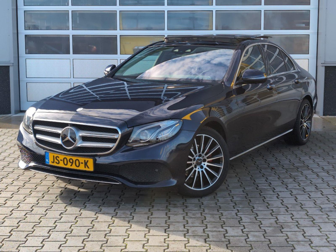 Mercedes-Benz E-klasse 220 d Lease Edition Prestige Plus | 2016 | 286.876 km | Automaat | JS090K | NAP: Logisch - Berline: photos 1 Mercedes-Benz E-klasse 220 d Lease Edition Prestige Plus | 2016 | 286.876 km | Automaat | JS090K | NAP: Logisch - Berline: photos 1