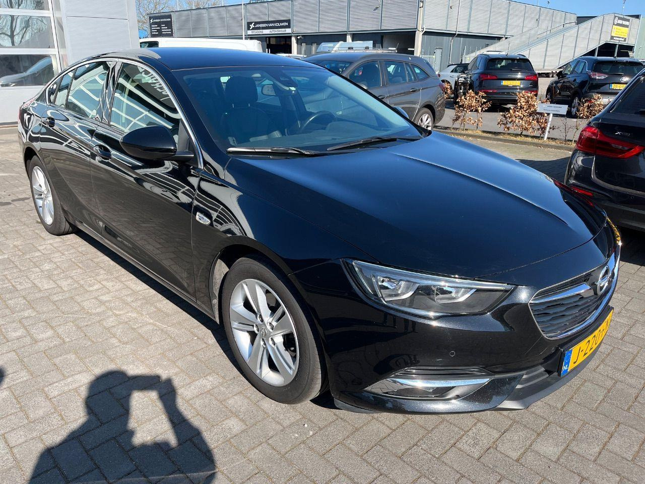 Opel Insignia Grand Sport 1.5 Turbo Business Executive | 2020 | 213.161 km | Automaat | J220FN | NAP: Logisch - Voiture à hayon: photos 2 Opel Insignia Grand Sport 1.5 Turbo Business Executive | 2020 | 213.161 km | Automaat | J220FN | NAP: Logisch - Voiture à hayon: photos 2