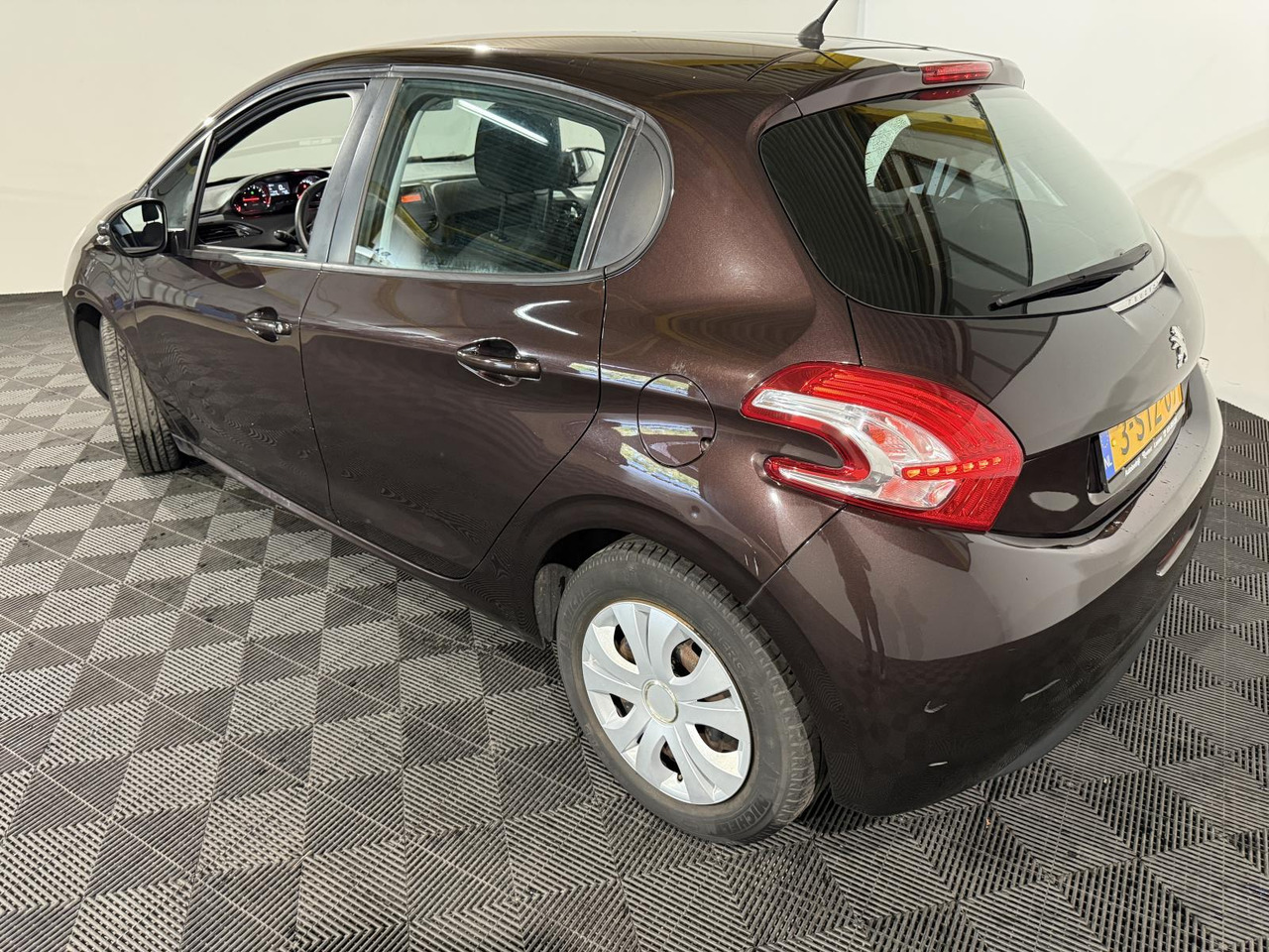 Peugeot | 208 | 1.2 VTi Urban Soul | 2014 | 200.317 km | 3STZ09 | Logisch - Voiture à hayon: photos 3 Peugeot | 208 | 1.2 VTi Urban Soul | 2014 | 200.317 km | 3STZ09 | Logisch - Voiture à hayon: photos 3