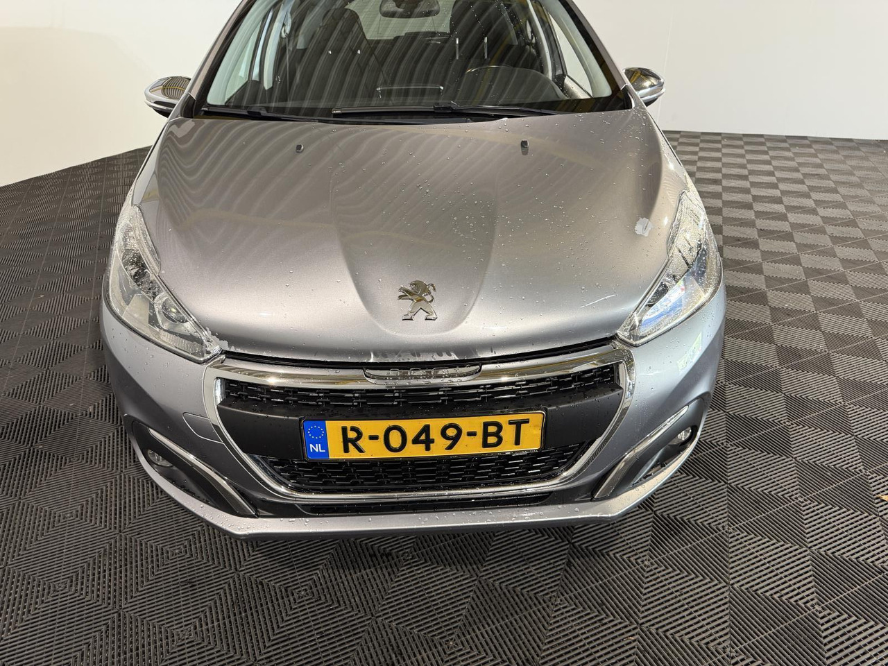 Peugeot | 208 | 1.5 BlueHDi Blue Lease Allure | 2019 | 183.354 km | R049BT | Geen oordeel - Voiture à hayon: photos 2 Peugeot | 208 | 1.5 BlueHDi Blue Lease Allure | 2019 | 183.354 km | R049BT | Geen oordeel - Voiture à hayon: photos 2