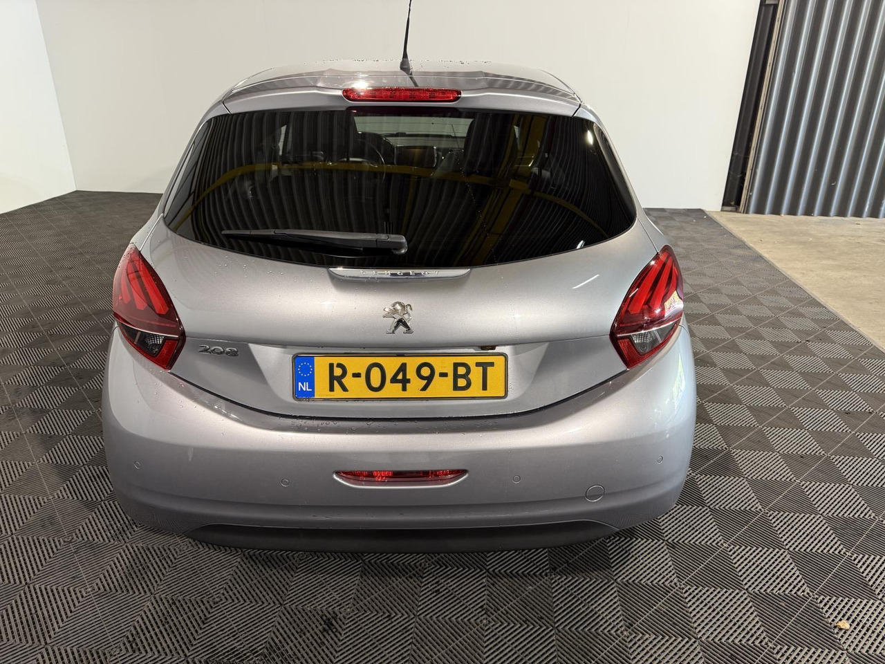 Peugeot | 208 | 1.5 BlueHDi Blue Lease Allure | 2019 | 183.354 km | R049BT | Geen oordeel - Voiture à hayon: photos 4 Peugeot | 208 | 1.5 BlueHDi Blue Lease Allure | 2019 | 183.354 km | R049BT | Geen oordeel - Voiture à hayon: photos 4