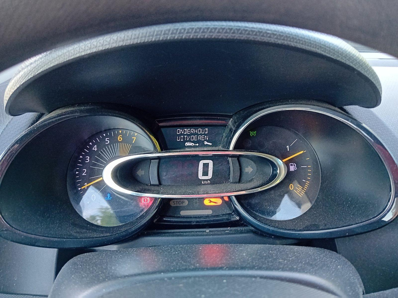 Renault | Clio | 1.2 16V | 2014 | 128.227 km | TN-718-J - Voiture à hayon: photos 3 Renault | Clio | 1.2 16V | 2014 | 128.227 km | TN-718-J - Voiture à hayon: photos 3