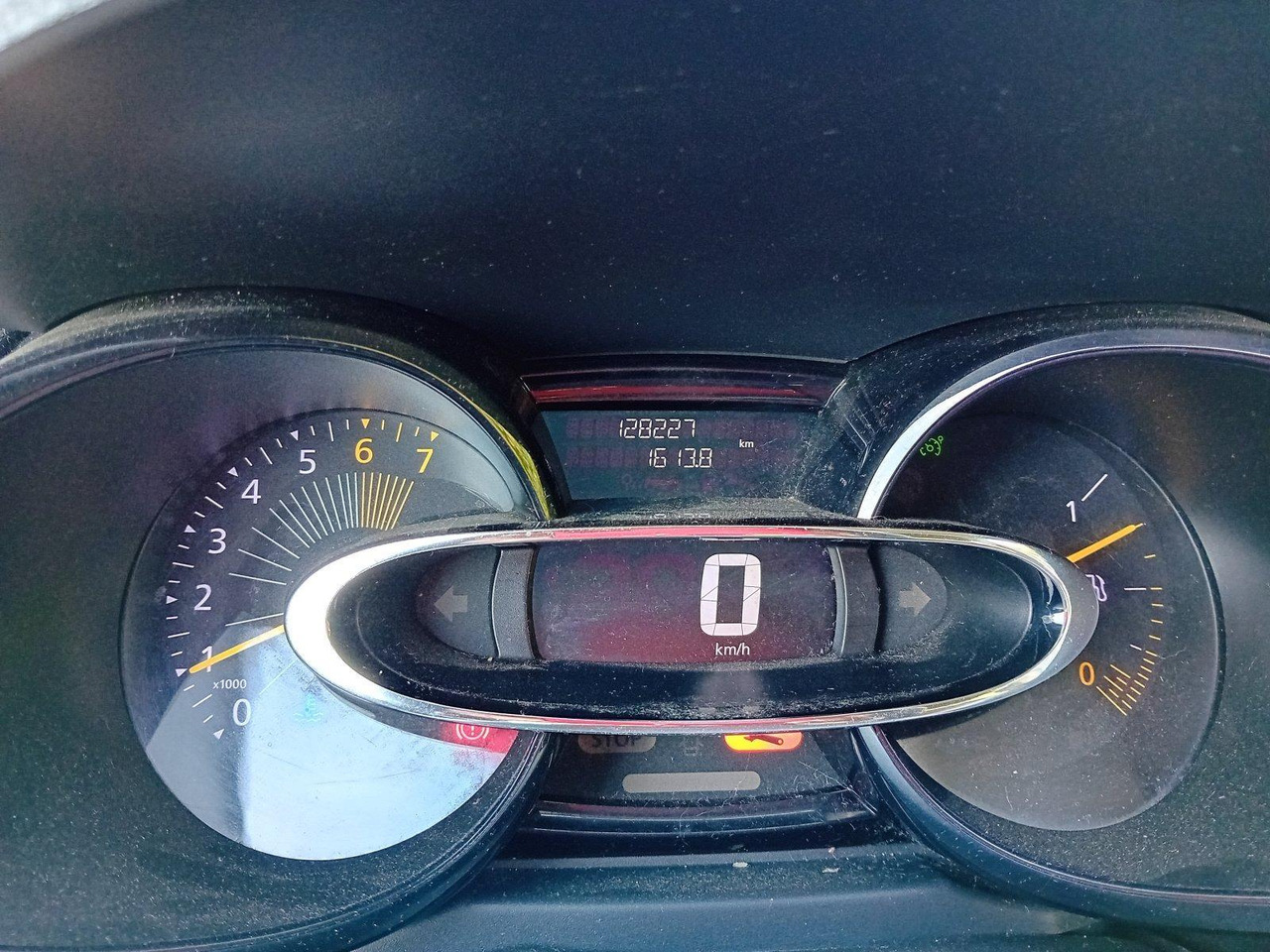 Renault | Clio | 1.2 16V | 2014 | 128.227 km | TN-718-J - Voiture à hayon: photos 2 Renault | Clio | 1.2 16V | 2014 | 128.227 km | TN-718-J - Voiture à hayon: photos 2