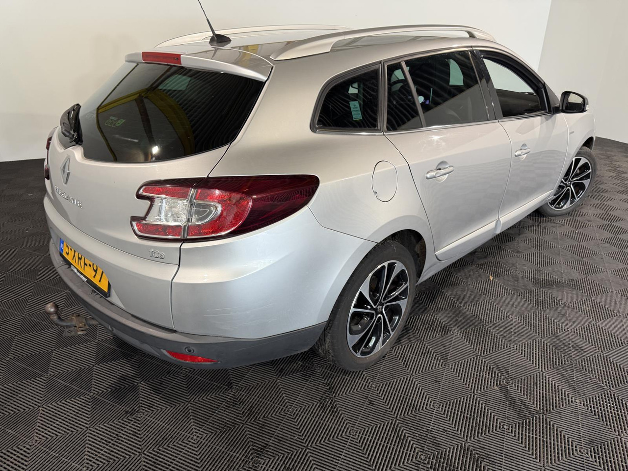 Renault Mégane Estate 1.2 TCe Bose 5-XRF-97 185.127 km 2014 - Voiture: photos 5 Renault Mégane Estate 1.2 TCe Bose 5-XRF-97 185.127 km 2014 - Voiture: photos 5