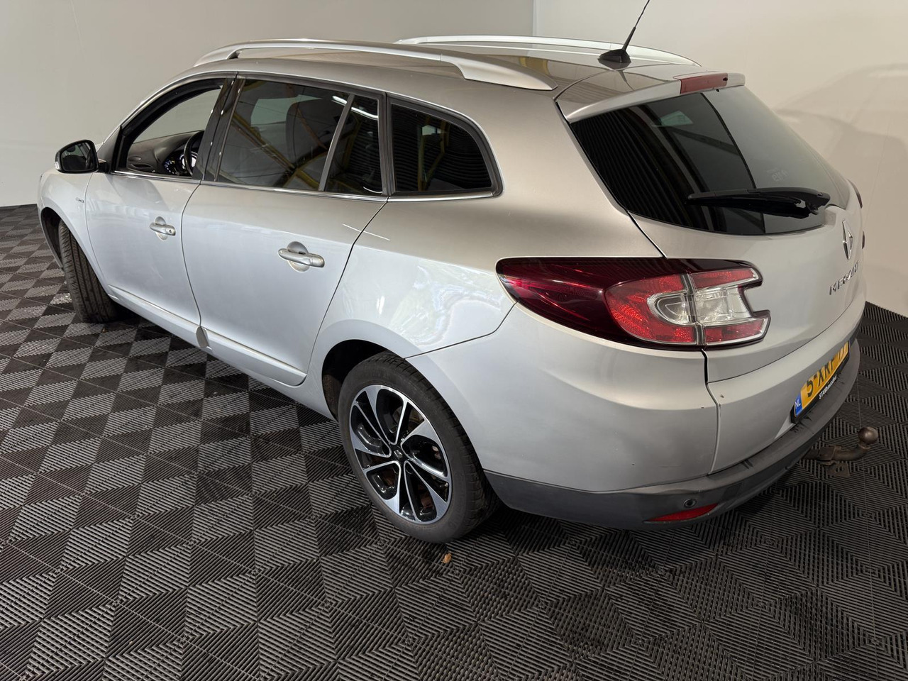 Renault Mégane Estate 1.2 TCe Bose 5-XRF-97 185.127 km 2014 - Voiture: photos 3 Renault Mégane Estate 1.2 TCe Bose 5-XRF-97 185.127 km 2014 - Voiture: photos 3