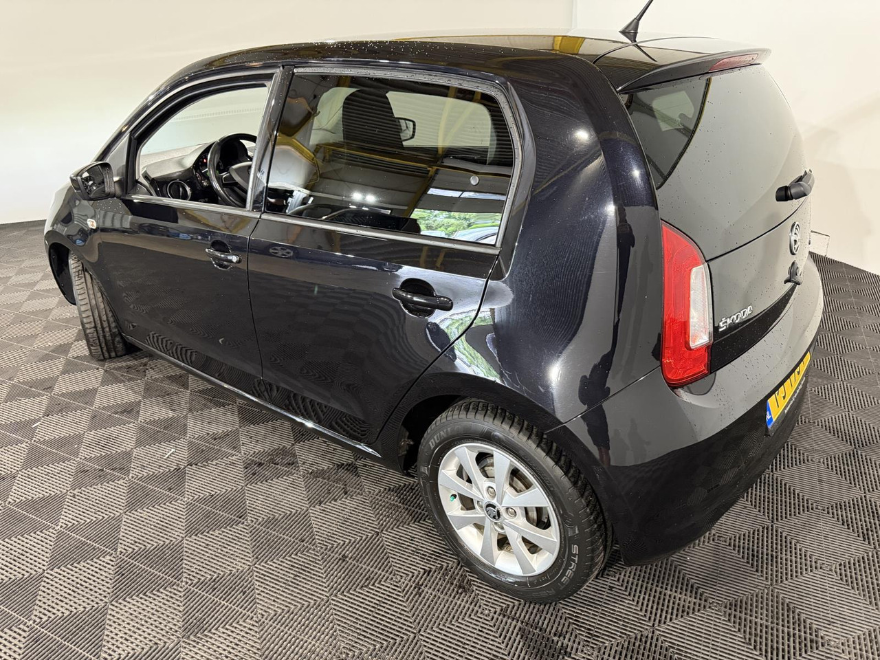 Skoda Citigo 1.0 Greentech Ambition | 2017 | 231.451 km | PJ-193- F - Voiture à hayon: photos 5 Skoda Citigo 1.0 Greentech Ambition | 2017 | 231.451 km | PJ-193- F - Voiture à hayon: photos 5