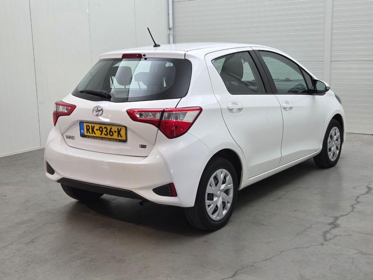 Toyota Yaris 1.0 VVT - i Comfort | 2017 | 138.580 km | RK936K | NAP: Logisch - Voiture: photos 4 Toyota Yaris 1.0 VVT - i Comfort | 2017 | 138.580 km | RK936K | NAP: Logisch - Voiture: photos 4