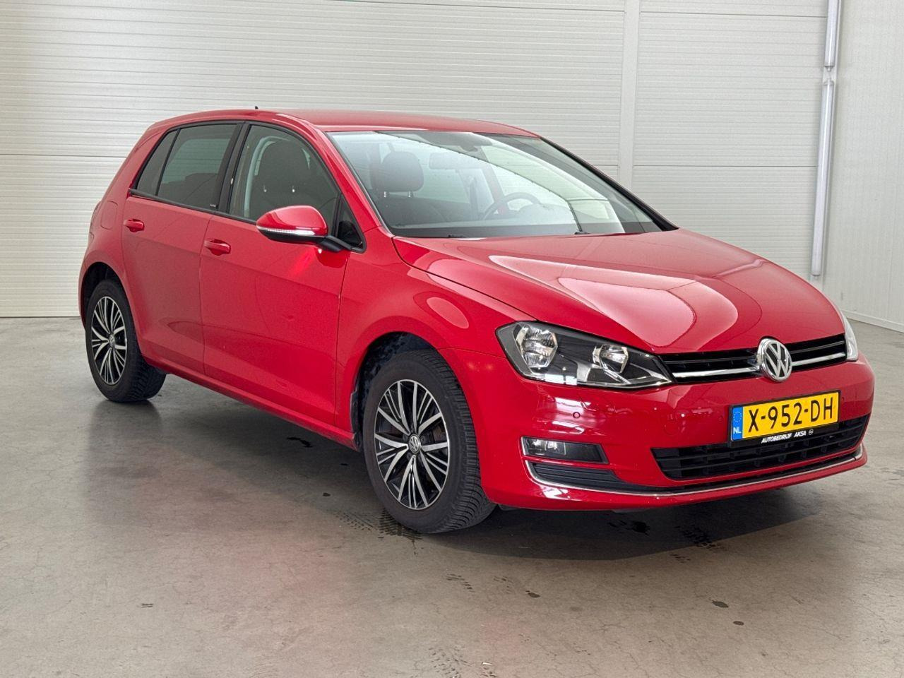 Volkswagen Golf 1.2 TSI Connected Series | 2016 | 56.005 km | X952DH | NAP: Geen oordeel - Voiture: photos 2 Volkswagen Golf 1.2 TSI Connected Series | 2016 | 56.005 km | X952DH | NAP: Geen oordeel - Voiture: photos 2