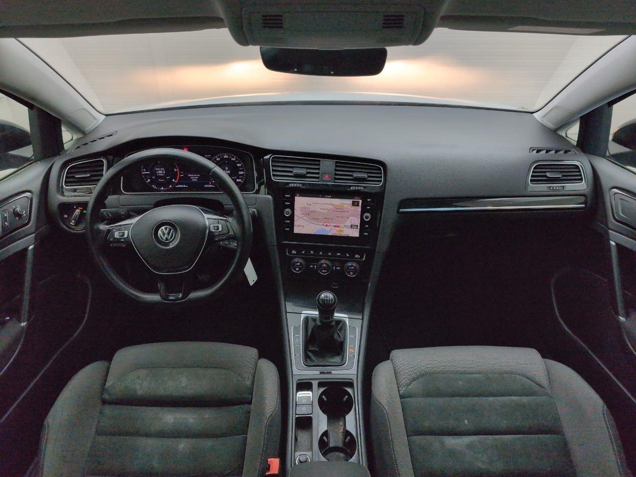 Volkswagen Golf 2.0 TDI Highline Business R | 2017 | 237.328 km | PH479T | NAP: Logisch - Voiture: photos 5 Volkswagen Golf 2.0 TDI Highline Business R | 2017 | 237.328 km | PH479T | NAP: Logisch - Voiture: photos 5