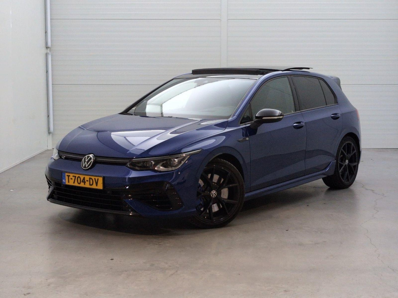Volkswagen Golf 2.0 TSI R 4Motion | 2021 | 59.325 km | Automaat | T704DV | NAP: Geen oordeel - Voiture à hayon: photos 1 Volkswagen Golf 2.0 TSI R 4Motion | 2021 | 59.325 km | Automaat | T704DV | NAP: Geen oordeel - Voiture à hayon: photos 1