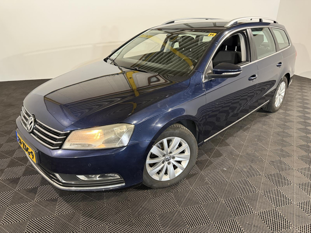 Volkswagen | Passat Variant | 1.6 TDI Comfortline BlueMotion | 2011 | 358.371 km | 87ZDG9 | Geen oordeel - Voiture: photos 1 Volkswagen | Passat Variant | 1.6 TDI Comfortline BlueMotion | 2011 | 358.371 km | 87ZDG9 | Geen oordeel - Voiture: photos 1