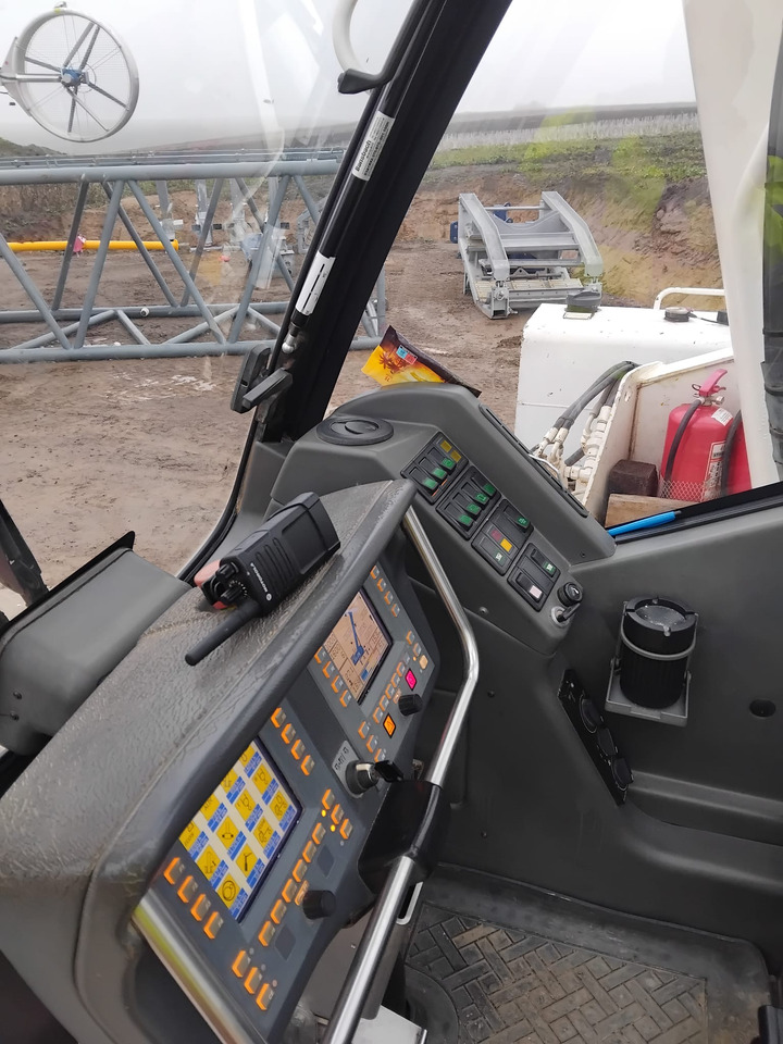 GROVE GMK5220 - Grue mobile: photos 5 GROVE GMK5220 - Grue mobile: photos 5