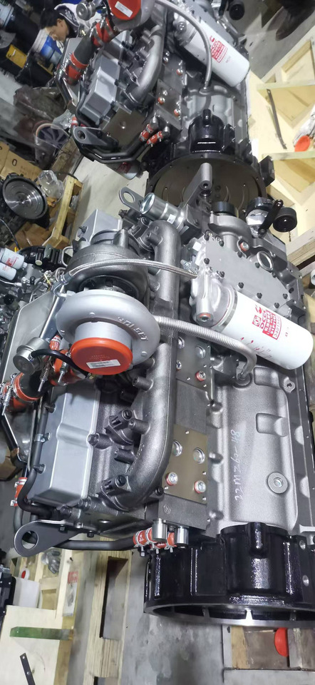 CUMMINS 6CTAA8.3-C215 - Voiture: photos 5 CUMMINS 6CTAA8.3-C215 - Voiture: photos 5