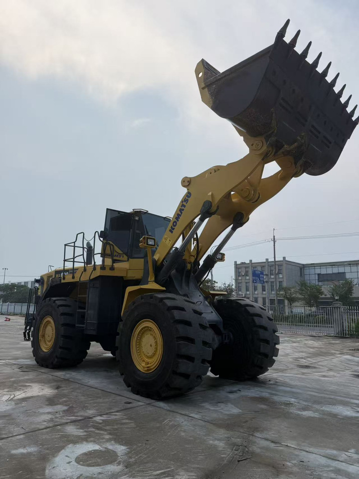 KOMATSU WA600 - Outil/ Équipement: photos 3 KOMATSU WA600 - Outil/ Équipement: photos 3