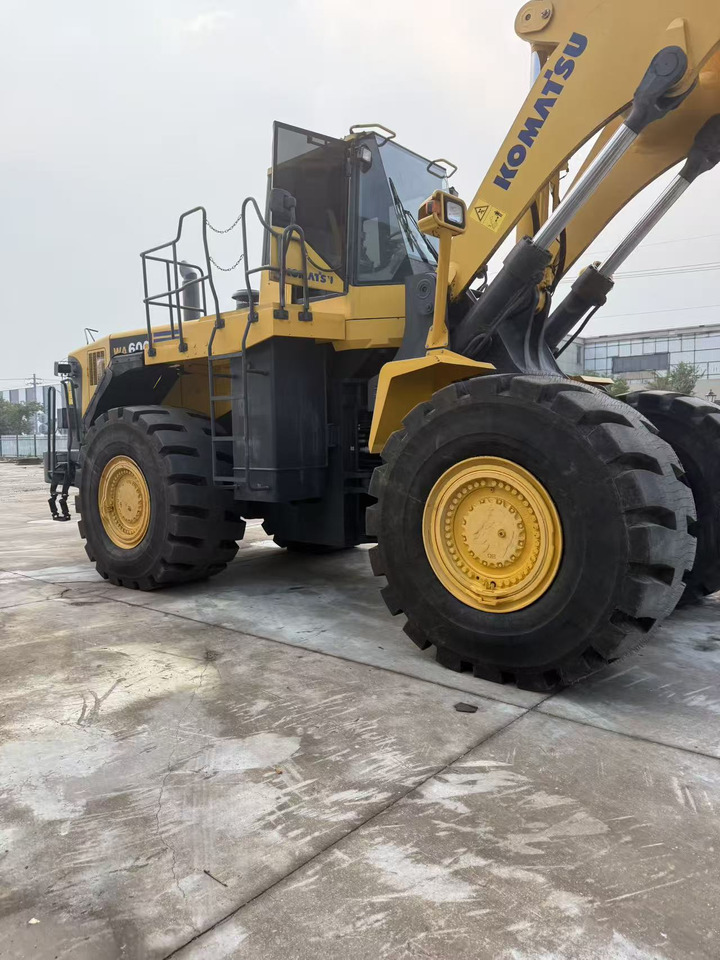 KOMATSU WA600 - Outil/ Équipement: photos 2 KOMATSU WA600 - Outil/ Équipement: photos 2