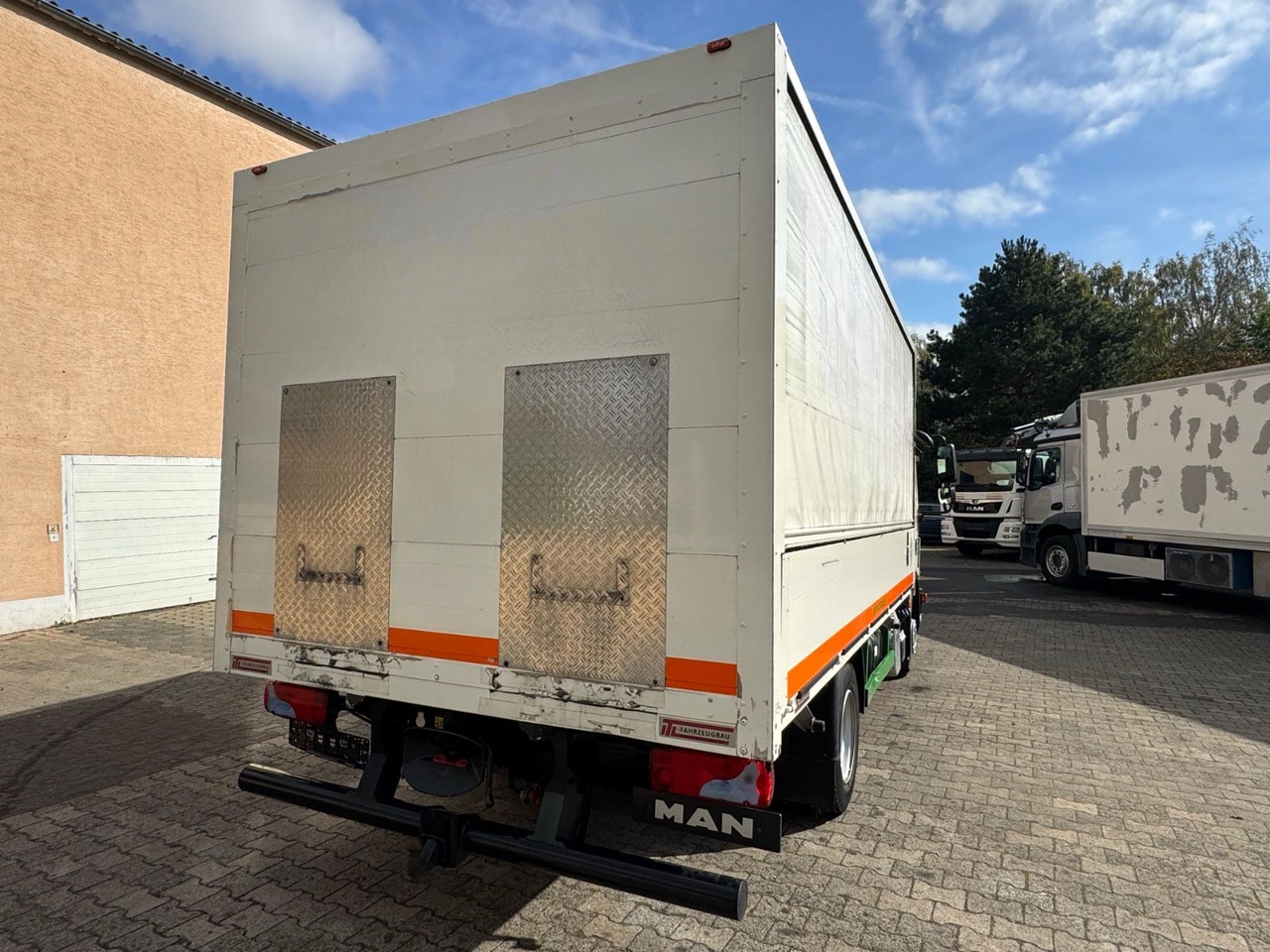 MAN TGL 8.190/GT-Rollo/B-L/Klima/aus1.Hand - Camion pour le transport de boissons: photos 5 MAN TGL 8.190/GT-Rollo/B-L/Klima/aus1.Hand - Camion pour le transport de boissons: photos 5