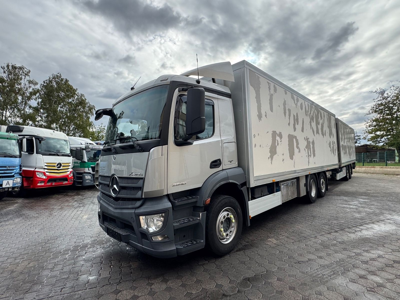 Mercedes-Benz Antos 2540/2xLBW/Kühlung-Defekt/5instock - Camion frigorifique: photos 2 Mercedes-Benz Antos 2540/2xLBW/Kühlung-Defekt/5instock - Camion frigorifique: photos 2
