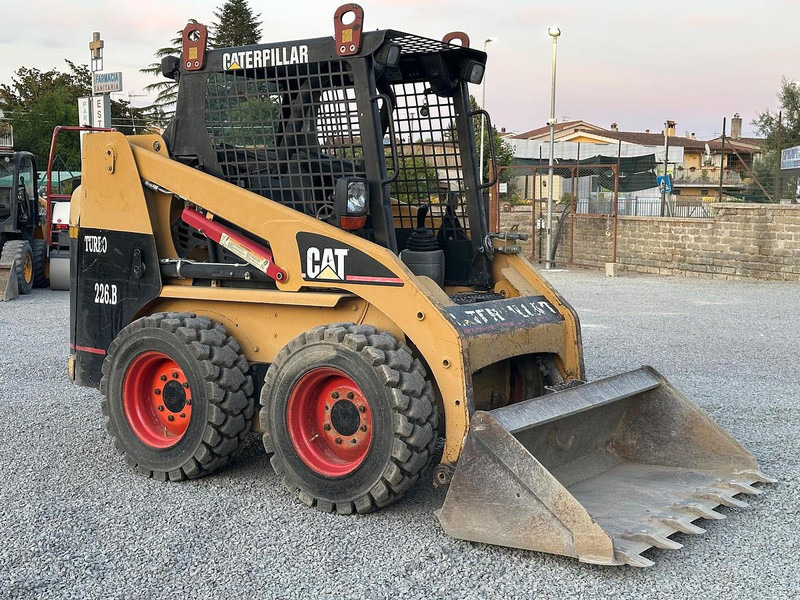 Caterpillar 226BHF - Chargeuse compacte sur chenilles: photos 1 Caterpillar 226BHF - Chargeuse compacte sur chenilles: photos 1