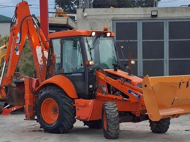Fiat KOBELCO FB100 - Tractopelle: photos 4 Fiat KOBELCO FB100 - Tractopelle: photos 4
