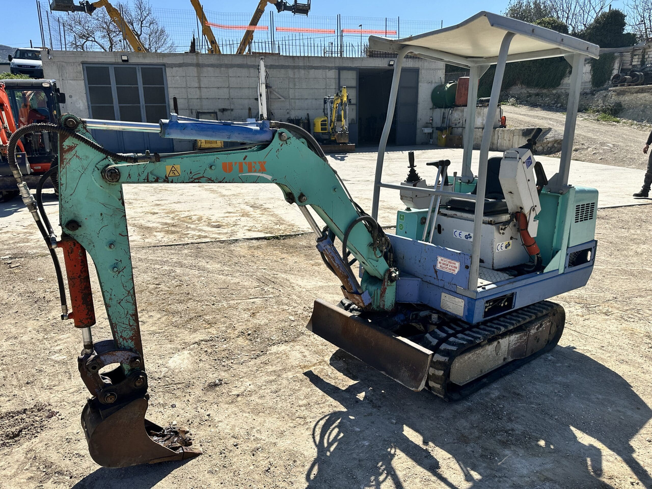 UTEX 1.3 - Mini pelle: photos 1 UTEX 1.3 - Mini pelle: photos 1