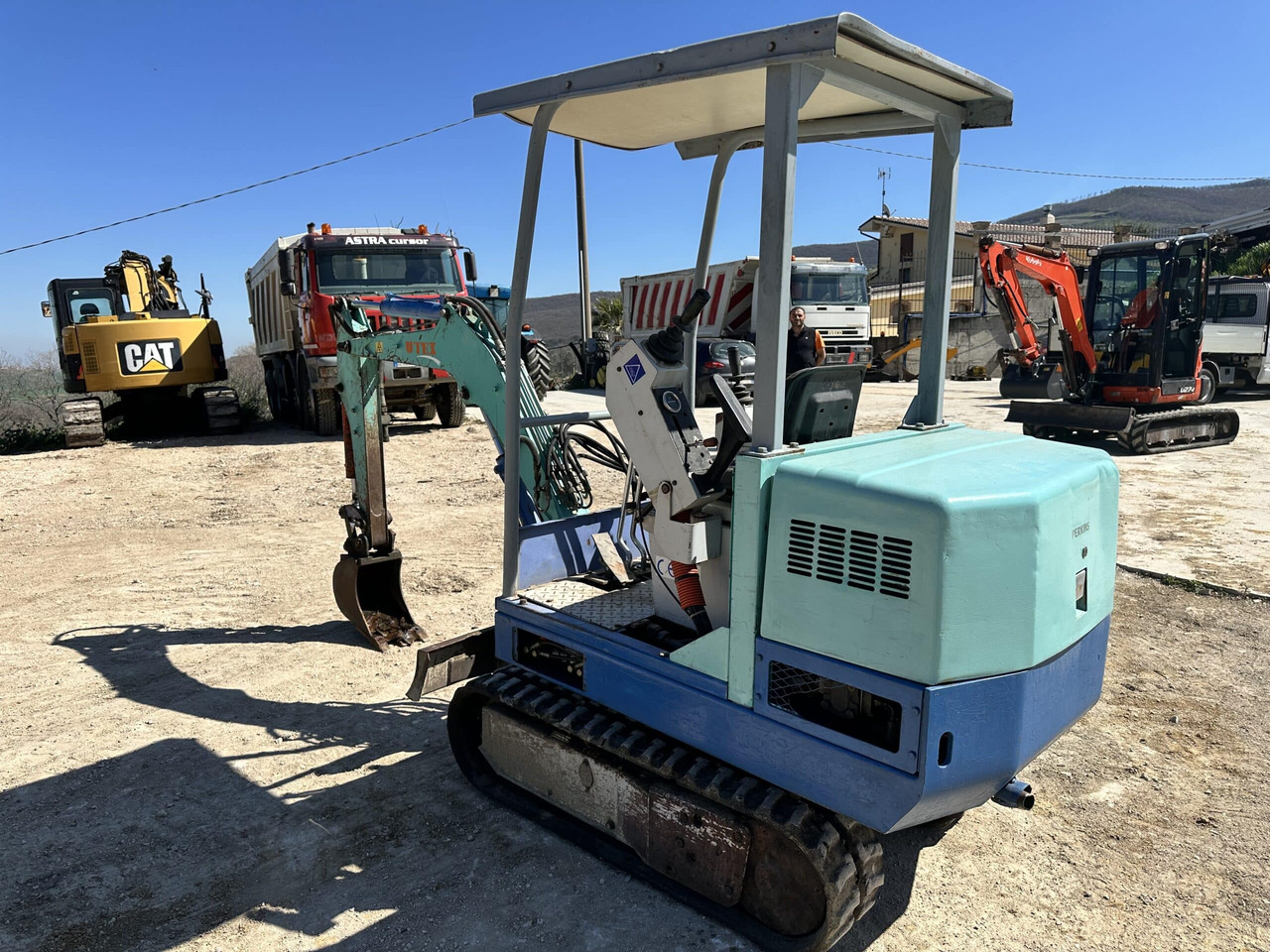 UTEX 1.3 - Mini pelle: photos 3 UTEX 1.3 - Mini pelle: photos 3