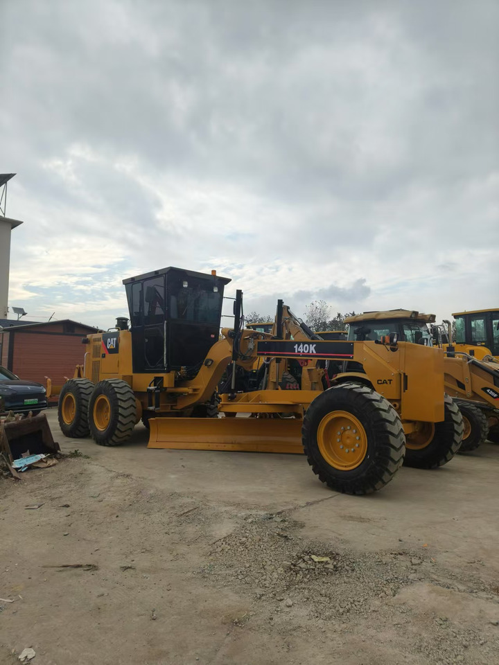 CATERPILLAR 140K - Niveleuse: photos 3 CATERPILLAR 140K - Niveleuse: photos 3