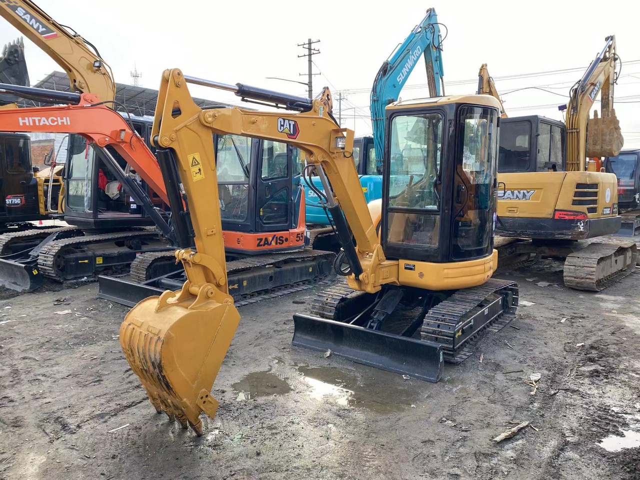 CATERPILLAR 303.5 - Pelle sur chenille: photos 1 CATERPILLAR 303.5 - Pelle sur chenille: photos 1