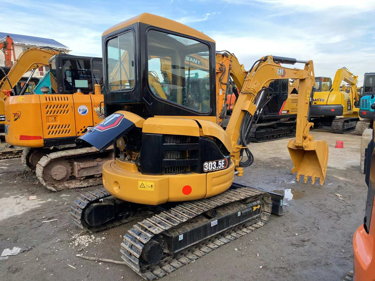 CATERPILLAR 303.5 - Pelle sur chenille: photos 5 CATERPILLAR 303.5 - Pelle sur chenille: photos 5