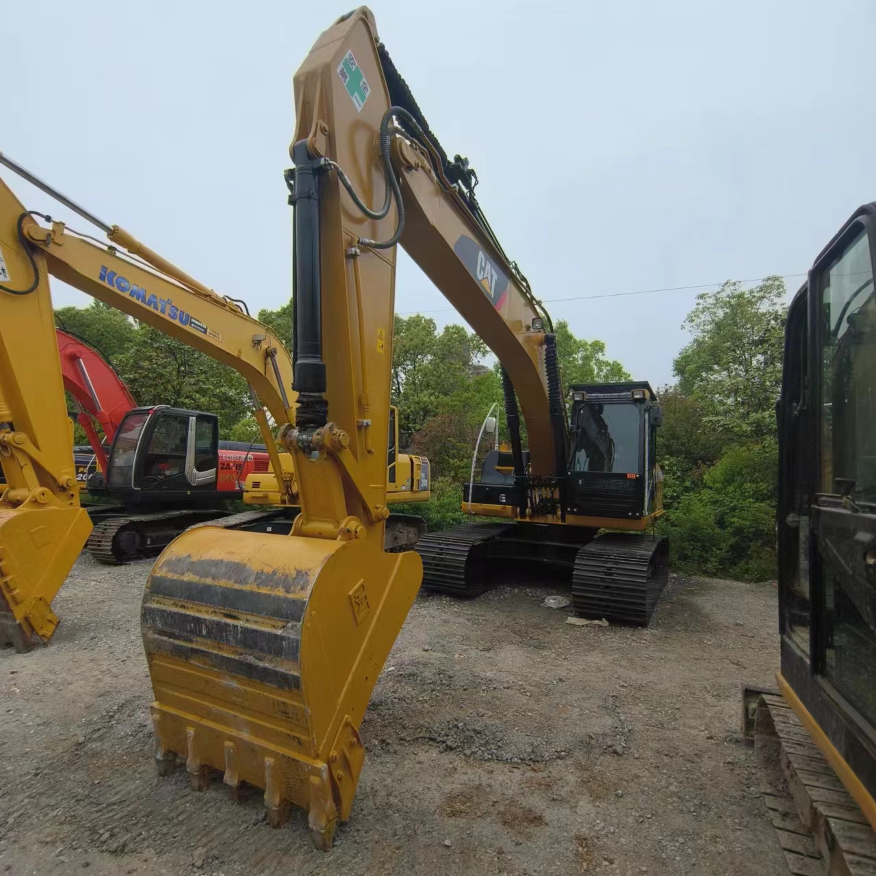 CATERPILLAR 320D2 - Pelle sur chenille: photos 2 CATERPILLAR 320D2 - Pelle sur chenille: photos 2