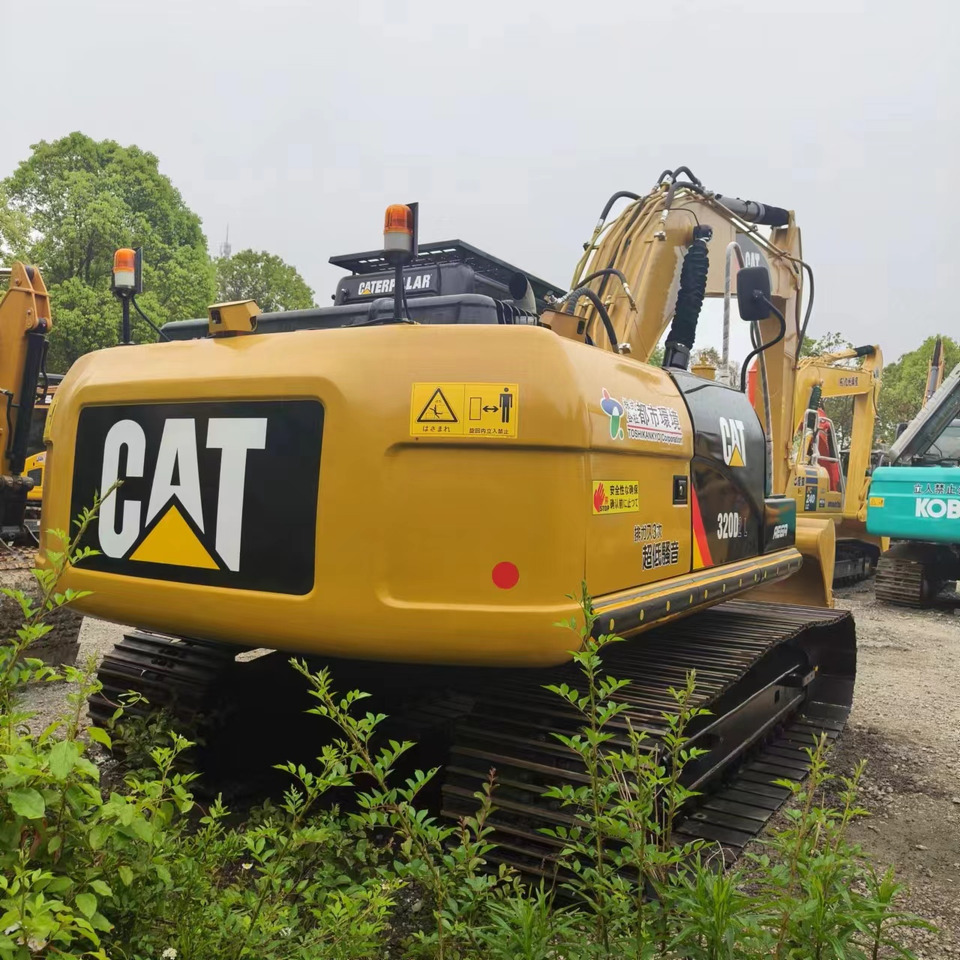 CATERPILLAR 320D2L - Pelle sur chenille: photos 4 CATERPILLAR 320D2L - Pelle sur chenille: photos 4