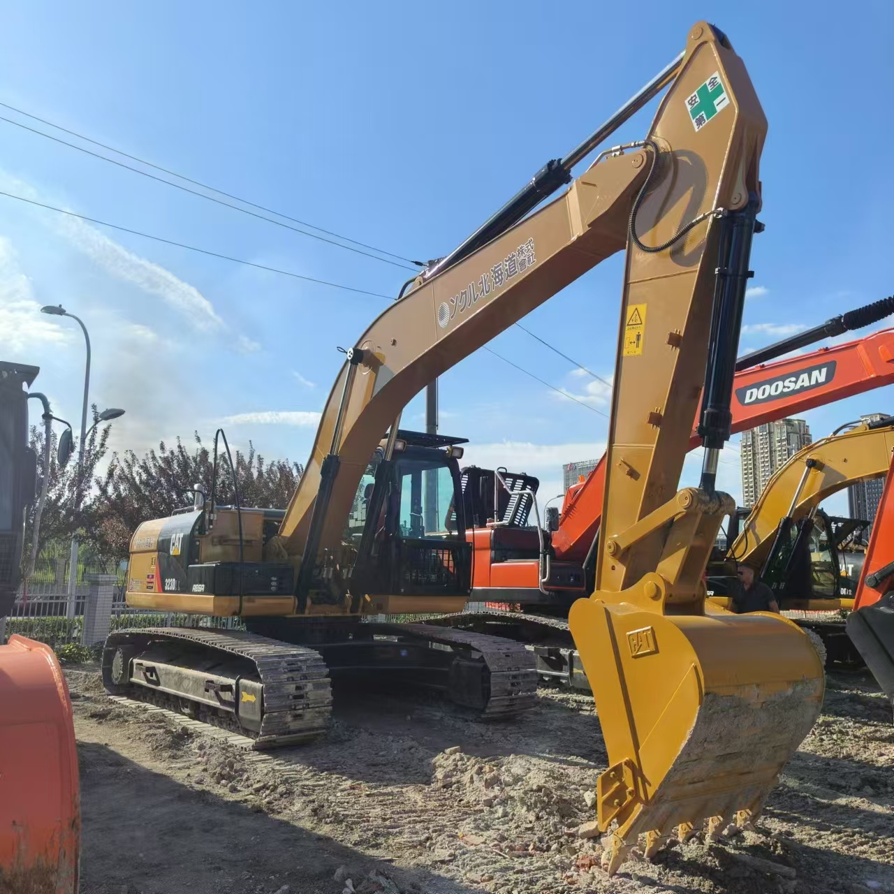CATERPILLAR 323D - Pelle sur chenille: photos 2 CATERPILLAR 323D - Pelle sur chenille: photos 2
