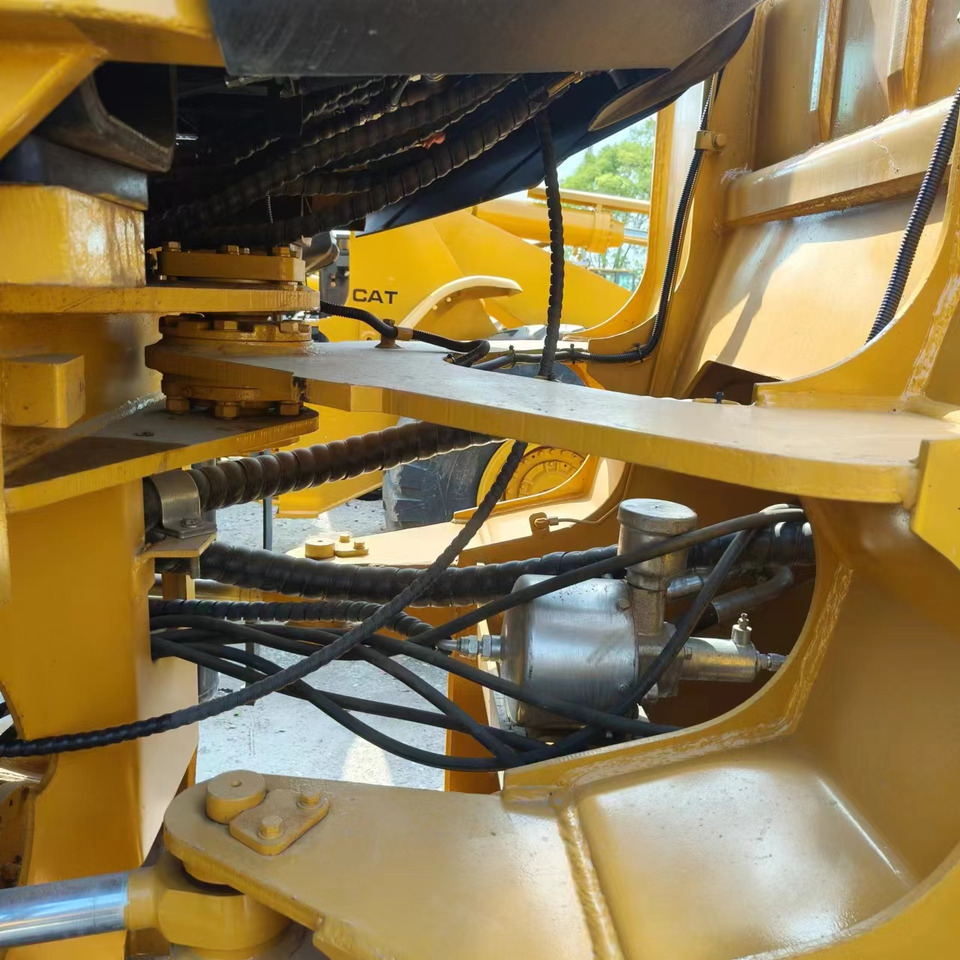 Chargeuse sur pneus CATERPILLAR 966H [ Copy ]: photos 13