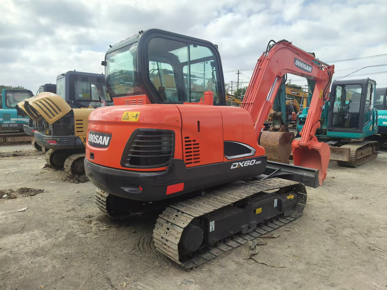 DOOSAN DX60 - Pelle sur chenille: photos 5 DOOSAN DX60 - Pelle sur chenille: photos 5