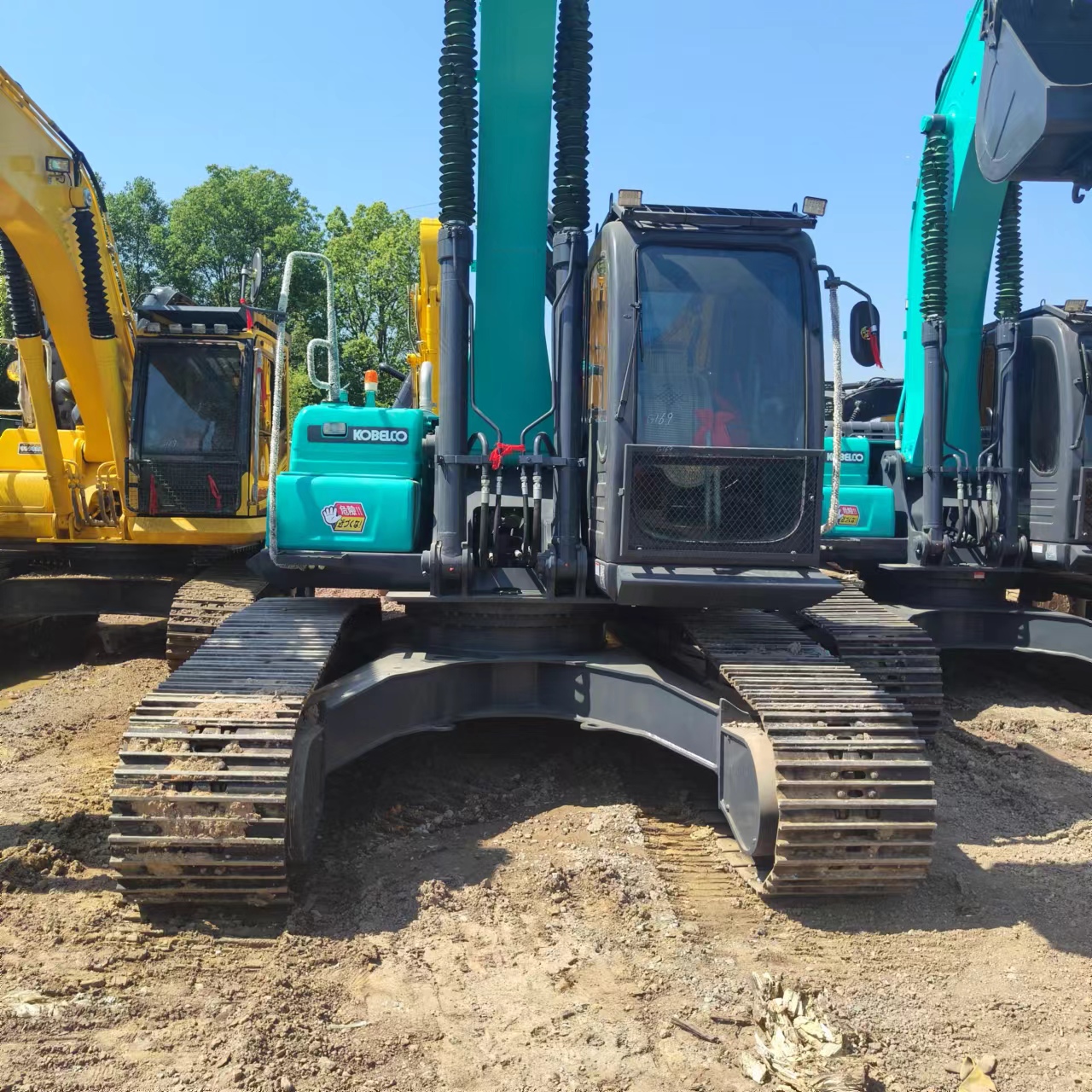 KOBELCO SK200D - Pelle sur chenille: photos 2 KOBELCO SK200D - Pelle sur chenille: photos 2