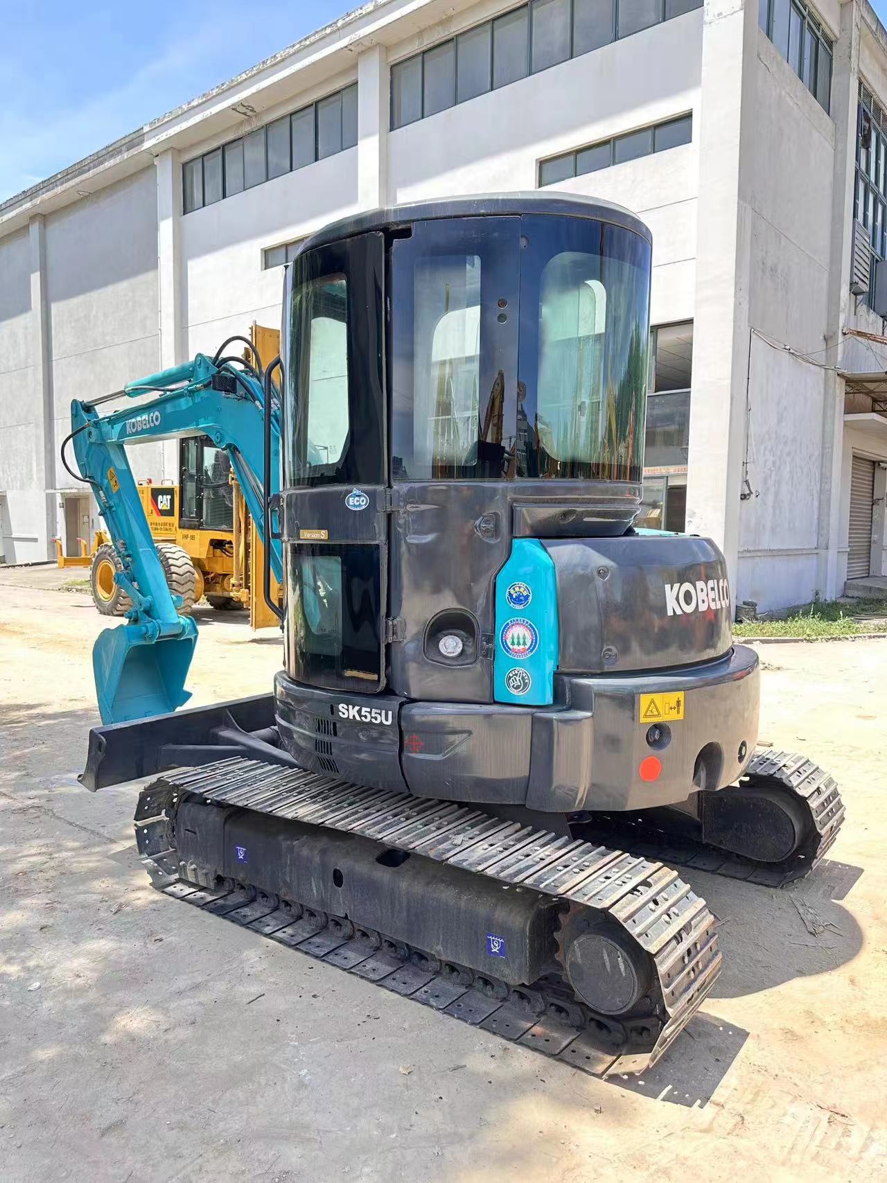 KOBELCO SK55 - Mini pelle: photos 2 KOBELCO SK55 - Mini pelle: photos 2