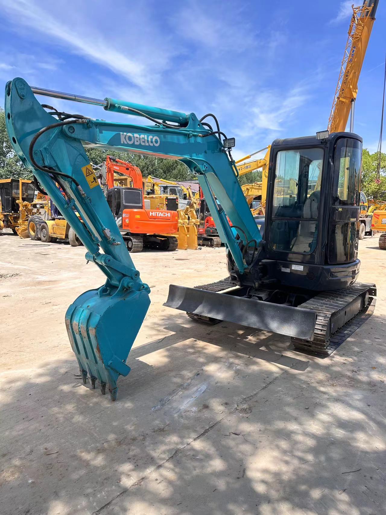 KOBELCO SK55 - Mini pelle: photos 1 KOBELCO SK55 - Mini pelle: photos 1