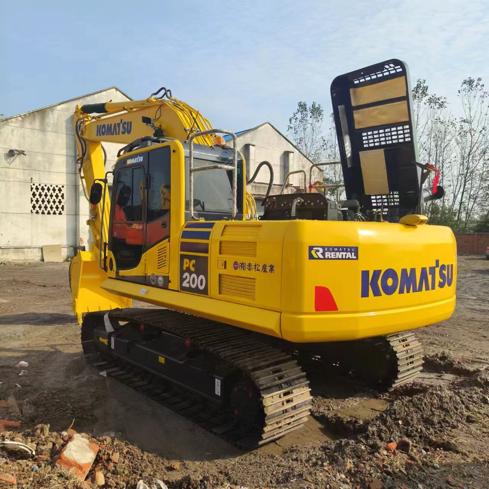 KOMATSU PC200 - Pelle sur chenille: photos 1 KOMATSU PC200 - Pelle sur chenille: photos 1