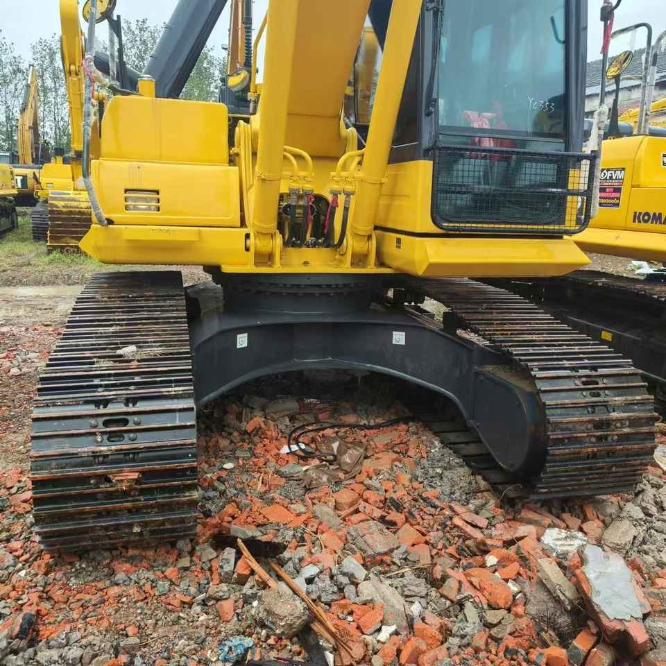 KOMATSU PC200 - Pelle sur chenille: photos 5 KOMATSU PC200 - Pelle sur chenille: photos 5