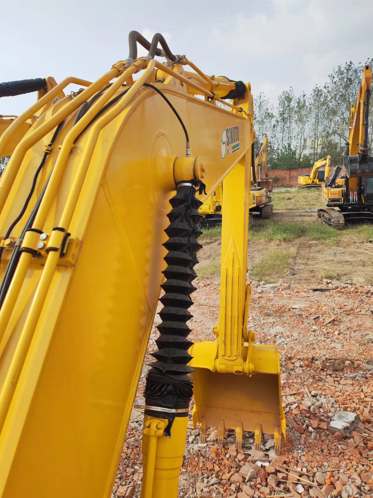 KOMATSU PC200 - Pelle sur chenille: photos 4 KOMATSU PC200 - Pelle sur chenille: photos 4