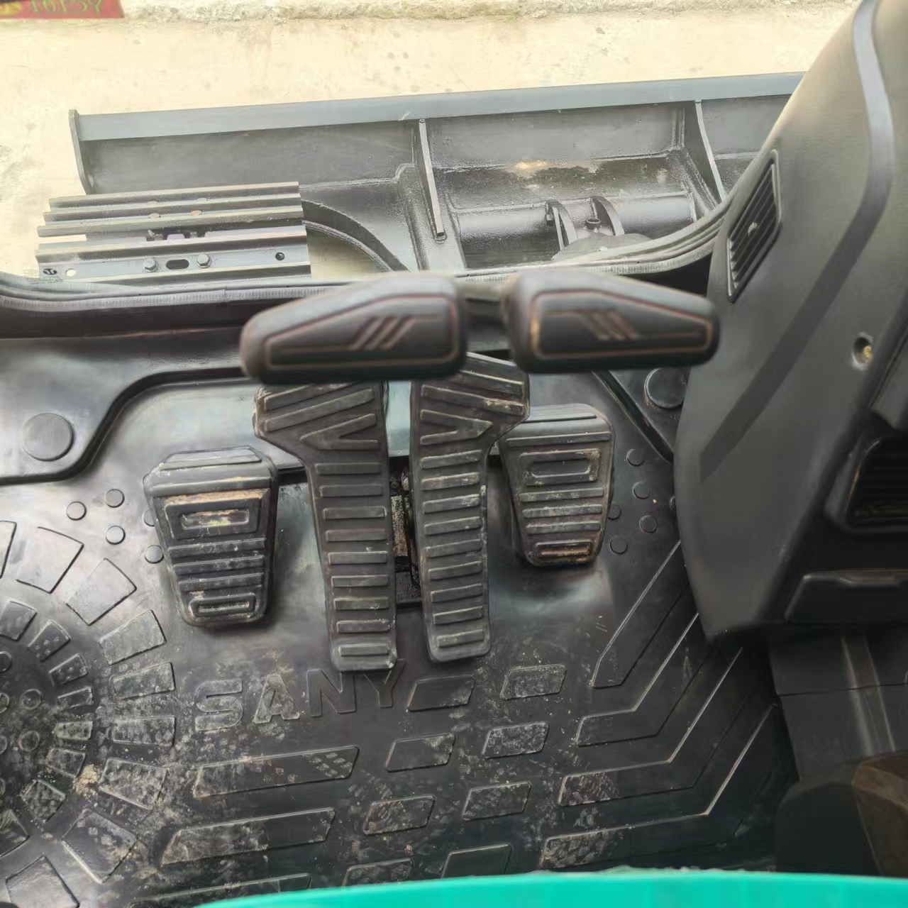 Pelle sur chenille SANY SY75C: photos 8 Pelle sur chenille SANY SY75C: photos 8