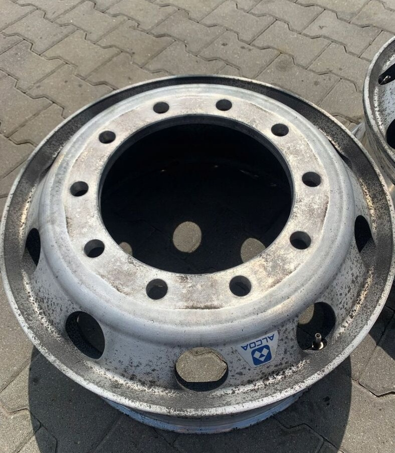 FELGA ALUMINOWA ALCOA 22,5X9.00 - Jante pour Camion: photos 1 FELGA ALUMINOWA ALCOA 22,5X9.00 - Jante pour Camion: photos 1