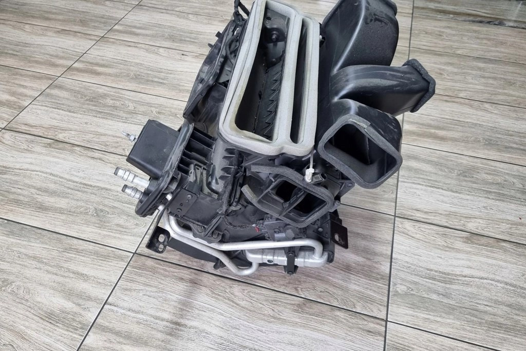 FORD NAGRZEWNICA KOMPLETNA FORD F MAX 500 EURO 6 - Chauffage/ Ventilation pour Camion: photos 2 FORD NAGRZEWNICA KOMPLETNA FORD F MAX 500 EURO 6 - Chauffage/ Ventilation pour Camion: photos 2