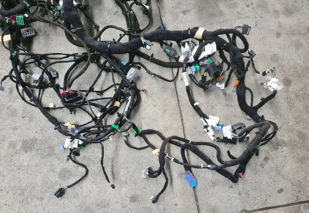 FORD WIĄZKA INSTALACJA KABINY KONSOLI DESKI ROZDZIELCZEJ FORD F-MAX 500 TRUCKS - Câble/ Fil pour Camion: photos 2 FORD WIĄZKA INSTALACJA KABINY KONSOLI DESKI ROZDZIELCZEJ FORD F-MAX 500 TRUCKS - Câble/ Fil pour Camion: photos 2