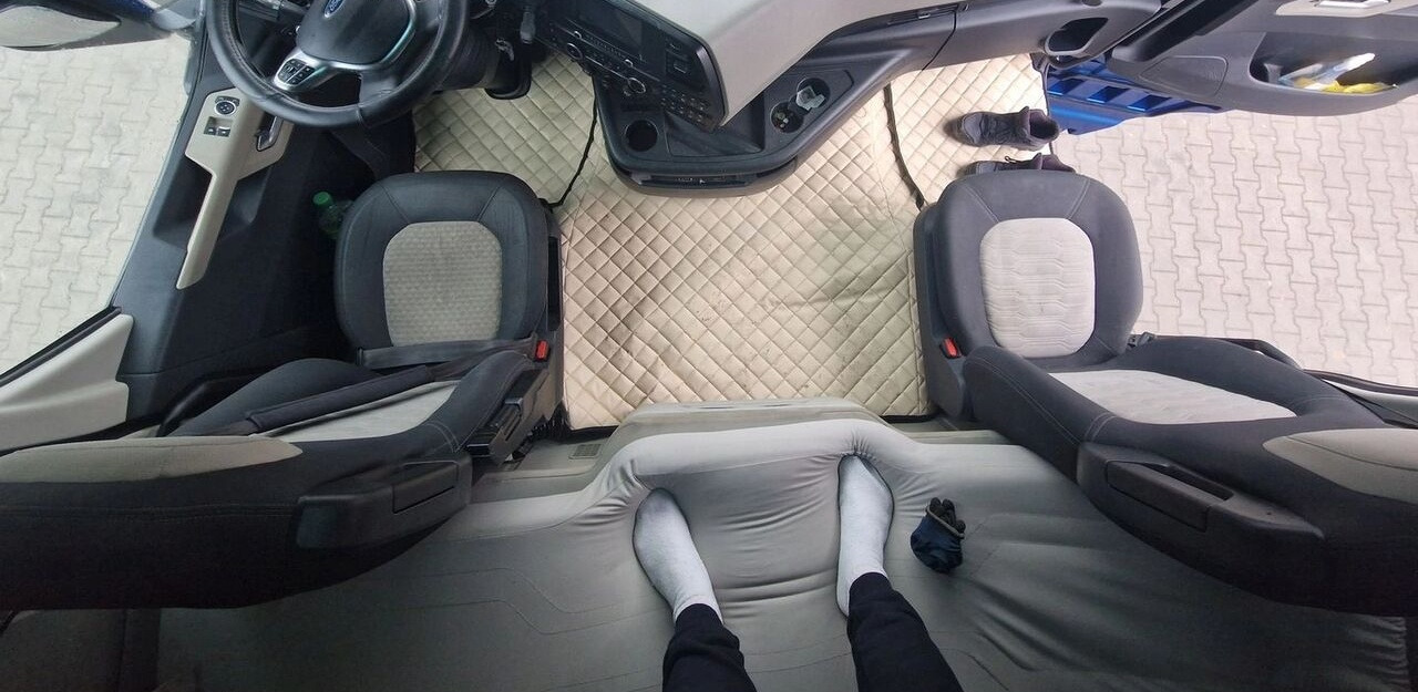 Ford KOMPLETNA F-MAX TRUCKS CARGO 500 for Ford FORD F-MAX TRUCKS CARGO 500 - Cabine: photos 3 Ford KOMPLETNA F-MAX TRUCKS CARGO 500 for Ford FORD F-MAX TRUCKS CARGO 500 - Cabine: photos 3