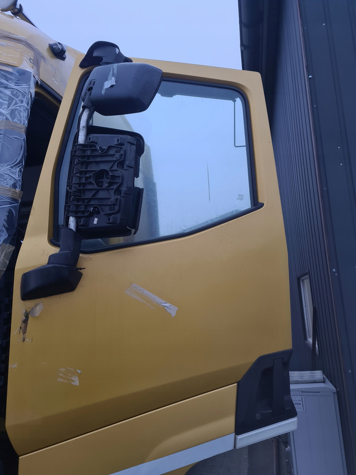 RENAULT DRZWI KOMPLETNE LEWE RENAULT GAMA T K C RANGE - Portière et pièces pour Camion: photos 2 RENAULT DRZWI KOMPLETNE LEWE RENAULT GAMA T K C RANGE - Portière et pièces pour Camion: photos 2