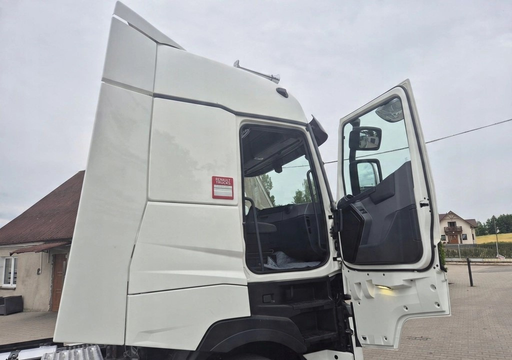 RENAULT GAMA RANGE EVO KABINA WYSOKA HIGH Renault T-Serie Evolution - Cabine: photos 5 RENAULT GAMA RANGE EVO KABINA WYSOKA HIGH Renault T-Serie Evolution - Cabine: photos 5