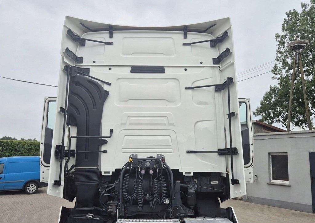 RENAULT GAMA RANGE EVO KABINA WYSOKA HIGH Renault T-Serie Evolution - Cabine: photos 4 RENAULT GAMA RANGE EVO KABINA WYSOKA HIGH Renault T-Serie Evolution - Cabine: photos 4