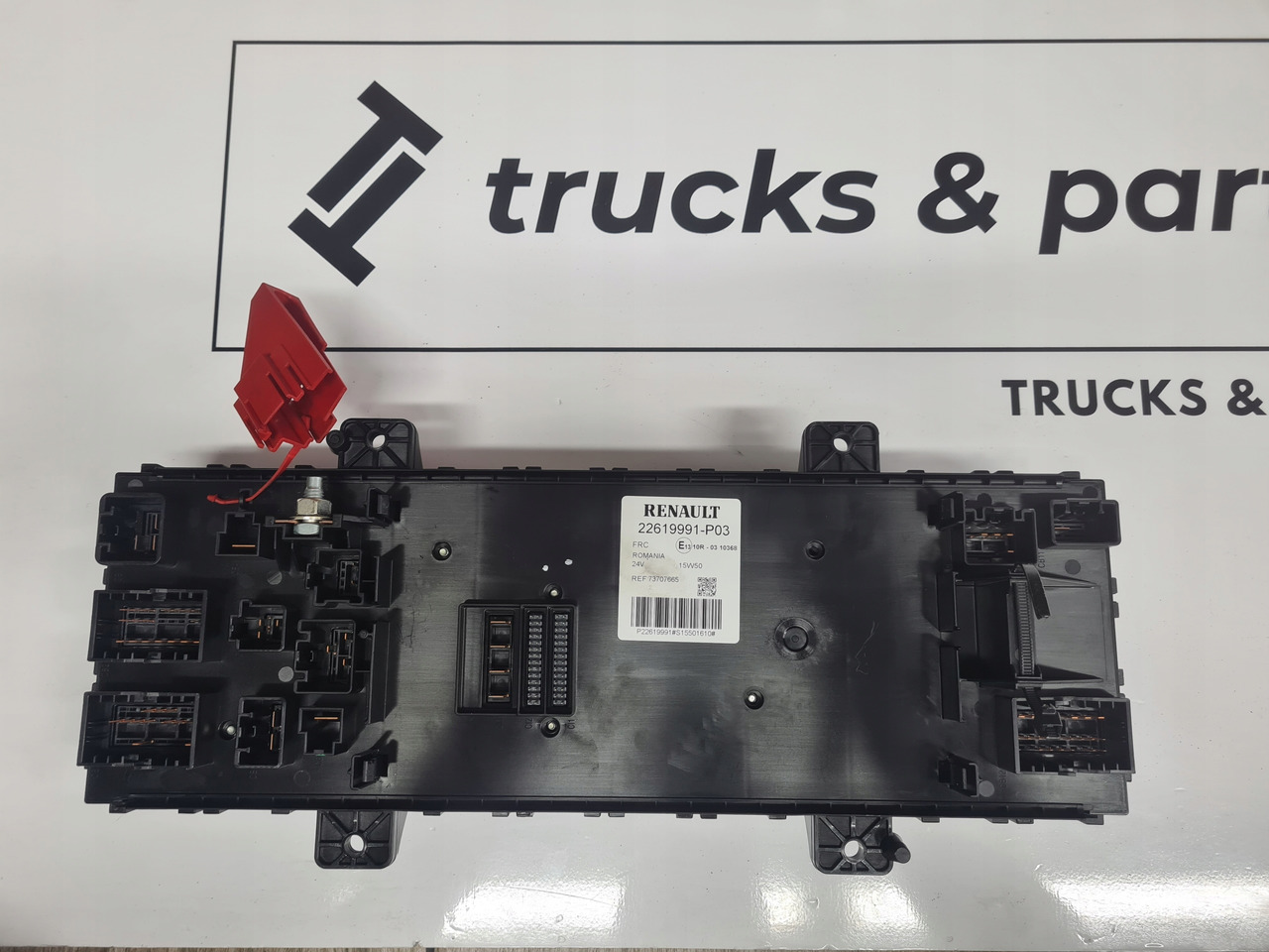 RENAULT PŁYTA BEZPIECZNIKÓW SKRZYNKA RENAULT GAMA T RANGE 22619991 P03 - Fusible pour Camion: photos 2 RENAULT PŁYTA BEZPIECZNIKÓW SKRZYNKA RENAULT GAMA T RANGE 22619991 P03 - Fusible pour Camion: photos 2